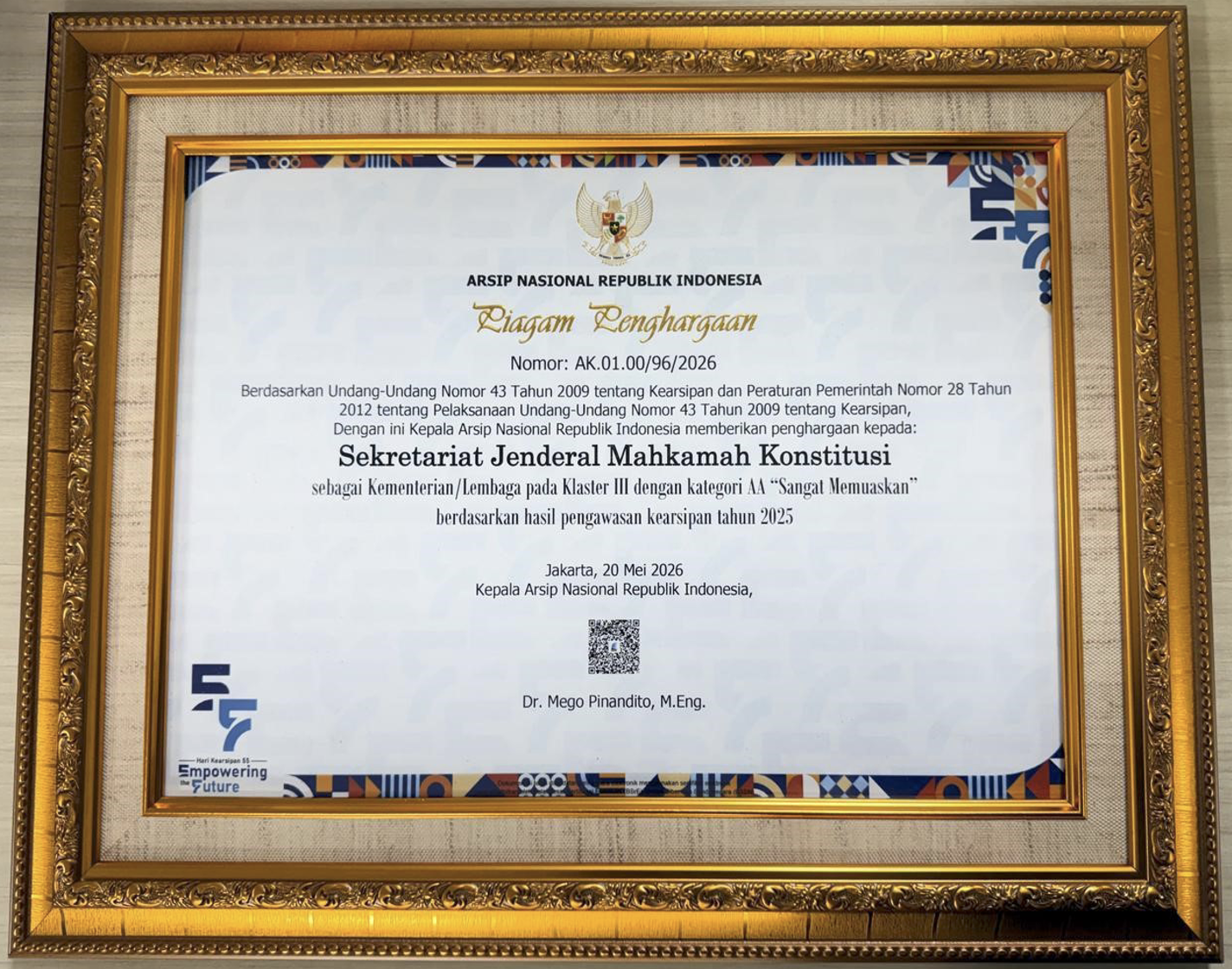 Piagam penghargaan diberikan berdasarkan Hasil Pengawasan Kearsipan Tahun 2025 dengan Kategori Kementerian/Lembaga (Lembaga Pemerintah Non Kementerian, Setingkat Lembaga Negara, Lembaga Non Struktural, Arsip Nasional, Lembaga Penyiaran Publik, Sekretariat Gabungan) pada Klaster III Kategori AA “Sangat Memuaskan”